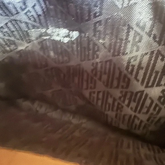 Kurt Geiger SoHo Tan Quilted Shoulder Bag - Picture 4 of 7